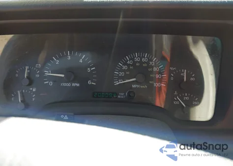 2000 Jeep Cherokee Sport z USA, uszkodzony, nr VIN 1J4FF48S1YL129567